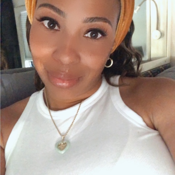 Meet your Posher, Tierra - Picture 6 of 6